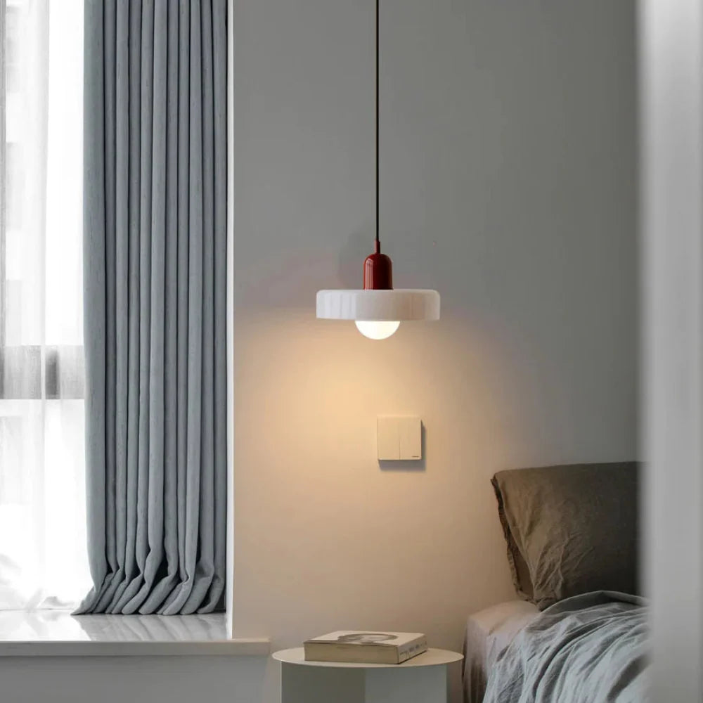 #color_White and Red